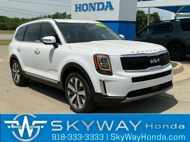 2022 Kia Telluride EX in Glacial White Pearl — front three-quarter view